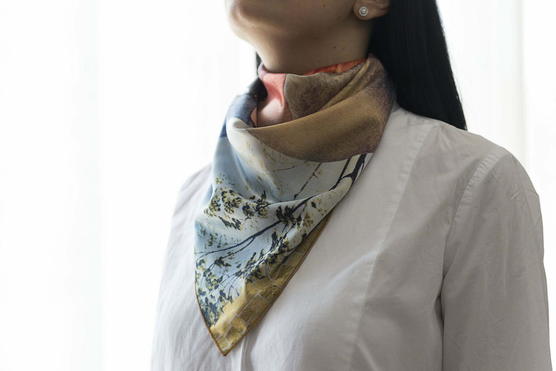 Neck Scarf “Variation with Shell on Themes by Pinturicchio and Raphael”- img. 2
